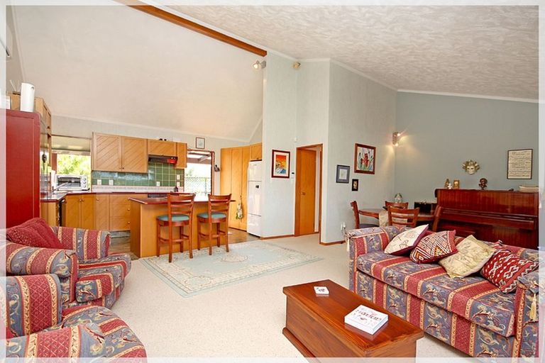 Photo of property in 35 Hartley Street, Foxton Beach, Foxton, 4815