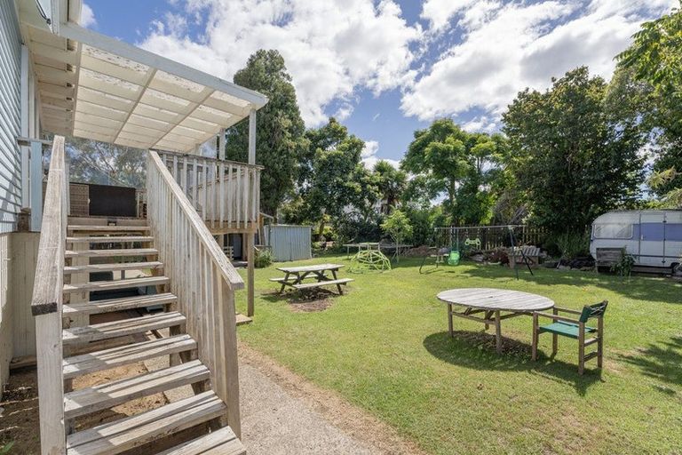 Photo of property in 3 Daphne Road, Tairua, 3508