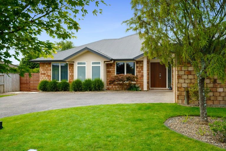 Photo of property in 7 Norfolk Drive, Cambridge, 3434