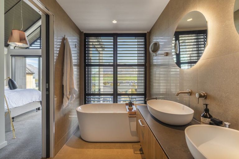 Photo of property in 17 Falconer Rise, Jacks Point, Queenstown, 9371