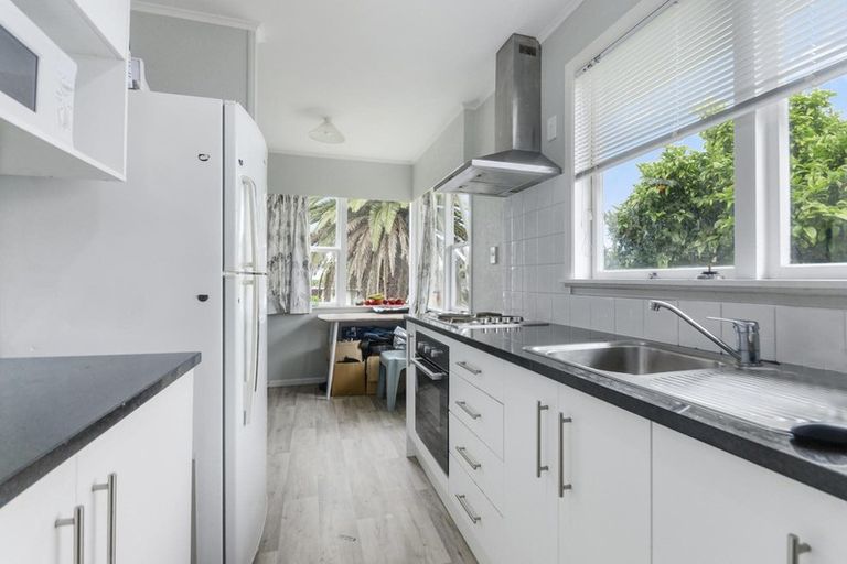 Photo of property in 24 Ronald Place, Manurewa, Auckland, 2102