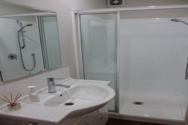 Photo of property in 3/82 Packe Street, Edgeware, Christchurch, 8013