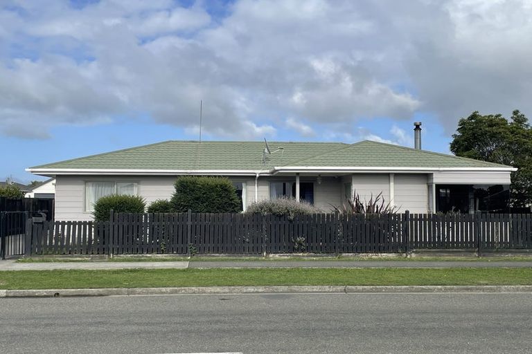 Photo of property in 81 Roberts Line, Kelvin Grove, Palmerston North, 4414