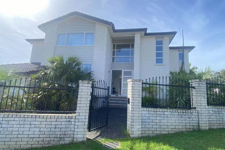 Photo of property in 10 Kilear Close, Pinehill, Auckland, 0632