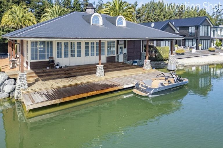 Photo of property in 72 Oakgrove Drive, Rangiora, 7400