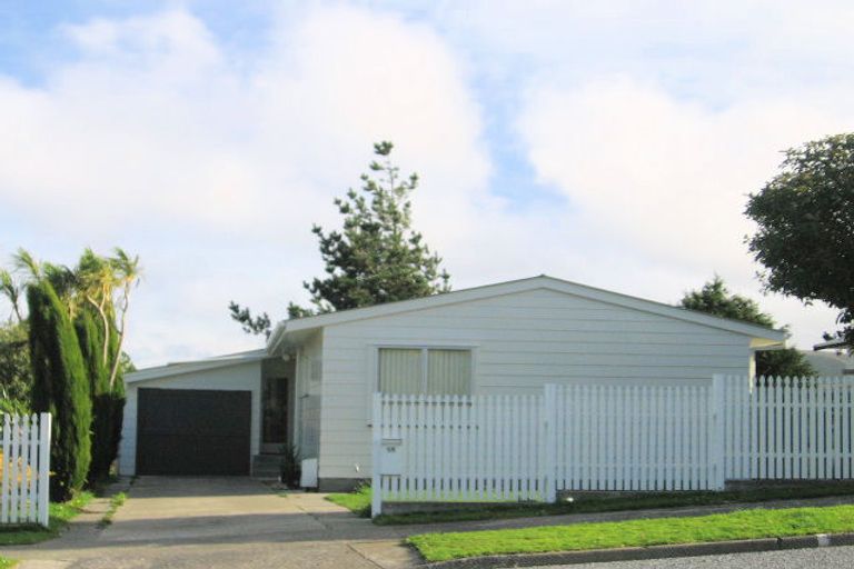 Photo of property in 15 Kaitangata Crescent, Kelson, Lower Hutt, 5010