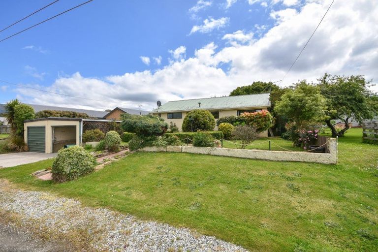 Photo of property in 6 Lynas Street, Outram, 9019