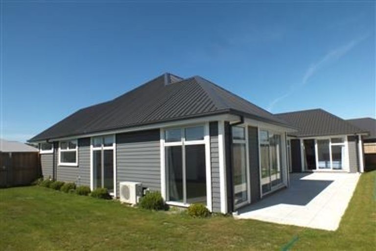 Photo of property in 11 Gosling Crescent, Halswell, Christchurch, 8025