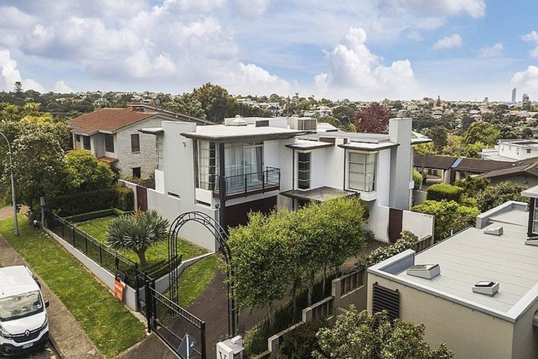 Photo of property in 5 Peregrine Place, Birkenhead, Auckland, 0626