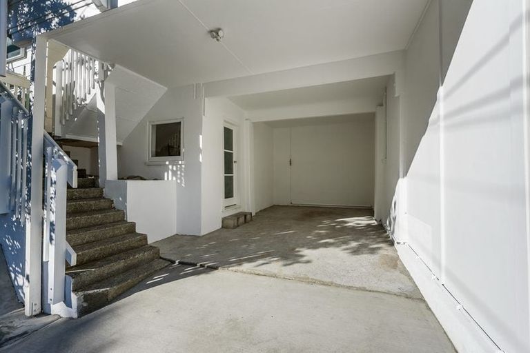 Photo of property in 59a Hungerford Road, Houghton Bay, Wellington, 6023