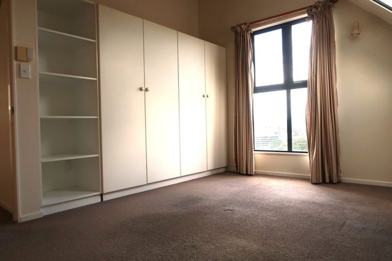 Photo of property in 13a Upper Lewisville Terrace, Thorndon, Wellington, 6011