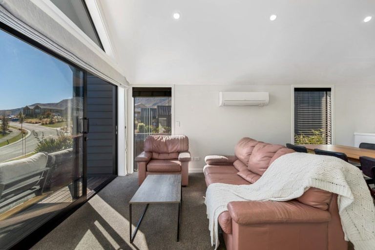 Photo of property in 8 Falconer Rise, Jacks Point, Queenstown, 9371