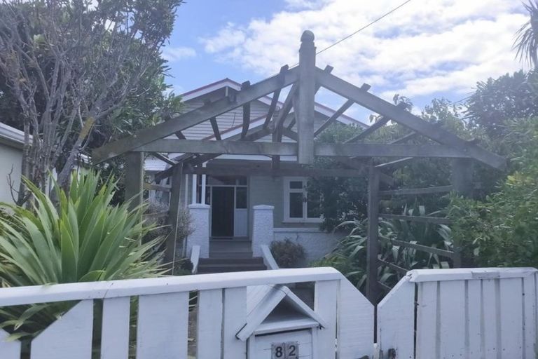 Photo of property in 82 Onepu Road, Kilbirnie, Wellington, 6022