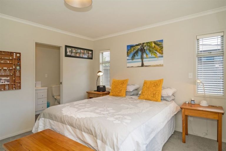 Photo of property in 10 Dotterel Place, Whitianga, 3510