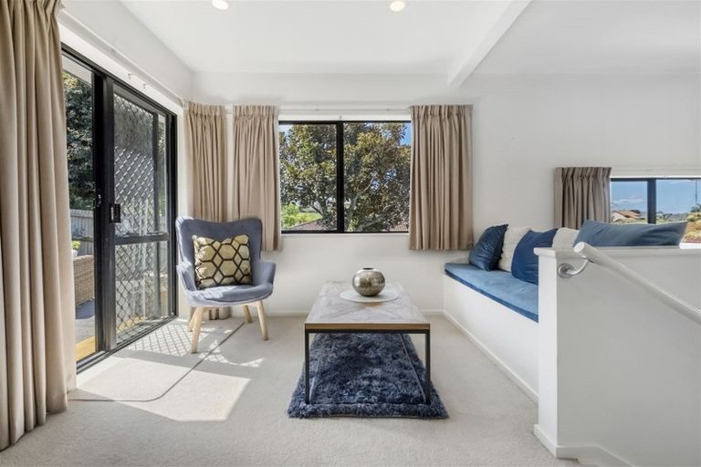 Photo of property in 1/9 Kells Place, Botany Downs, Auckland, 2010