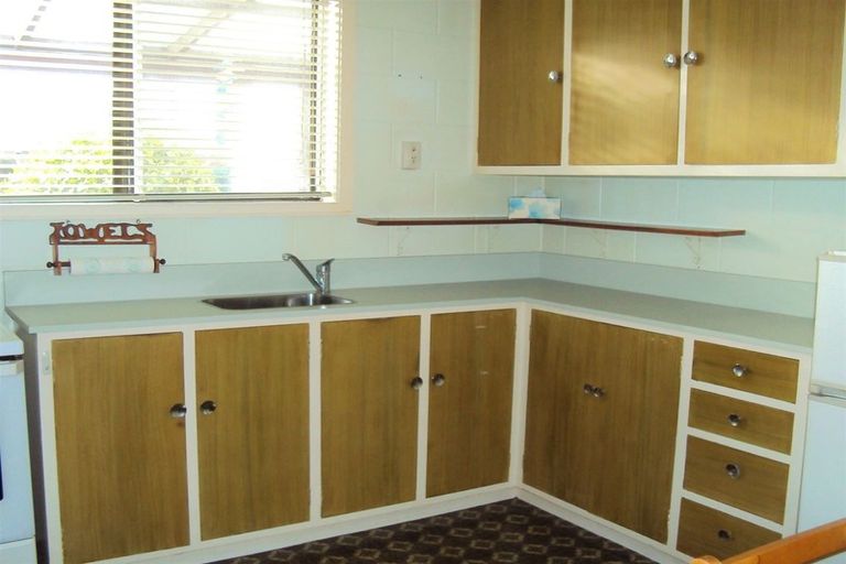 Photo of property in 2/122 Effingham Street, North New Brighton, Christchurch, 8083