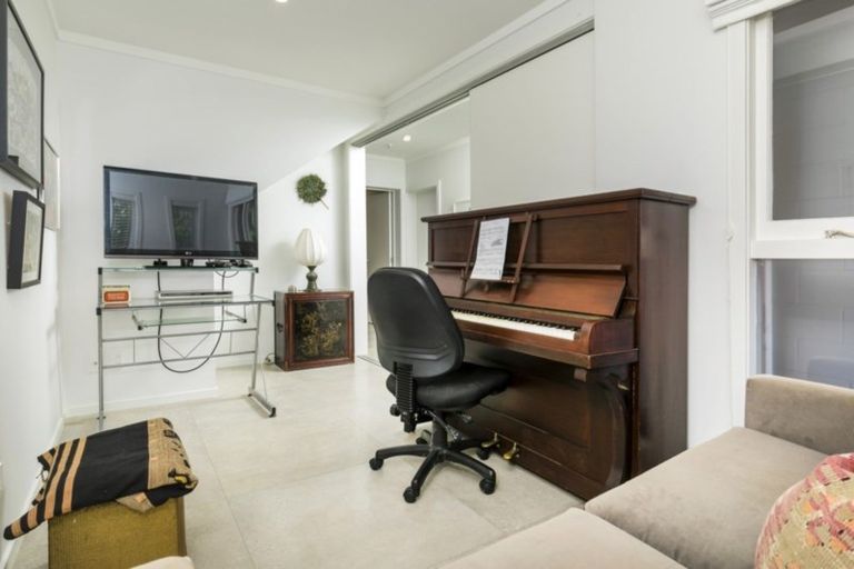 Photo of property in 1/7 Macky Avenue, Devonport, Auckland, 0624