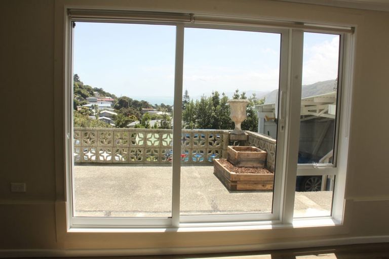 Photo of property in 2 Raroa Place, Pukerua Bay, 5026