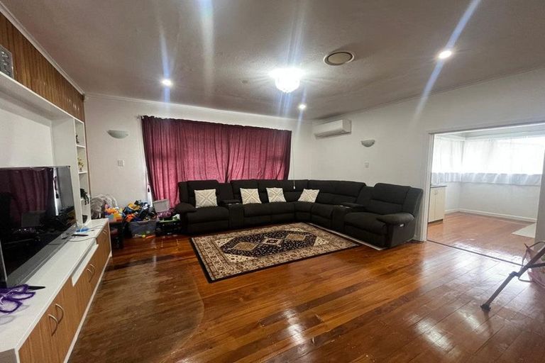 Photo of property in 2/91 Lynwood Road, New Lynn, Auckland, 0600