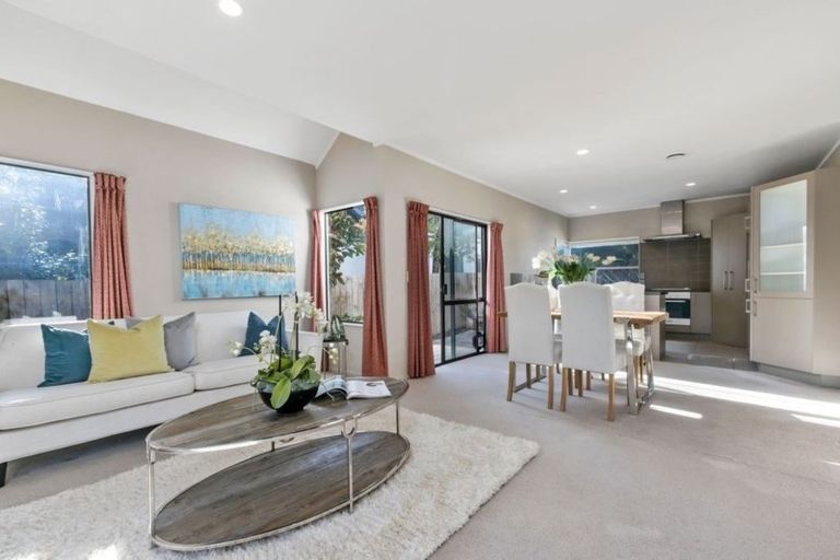 Photo of property in 1/26 Centorian Drive, Windsor Park, Auckland, 0632