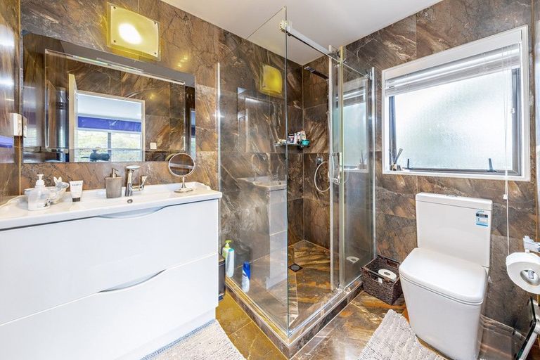 Photo of property in 9 Pistachio Place, Goodwood Heights, Auckland, 2105