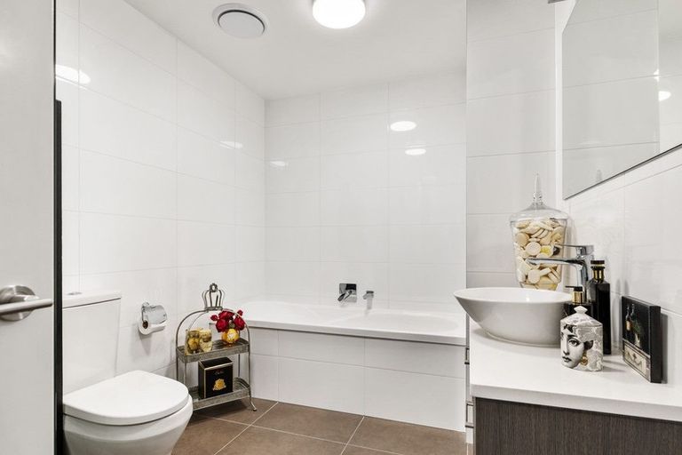 Photo of property in 90 Eaves Bush Parade, Orewa, 0931