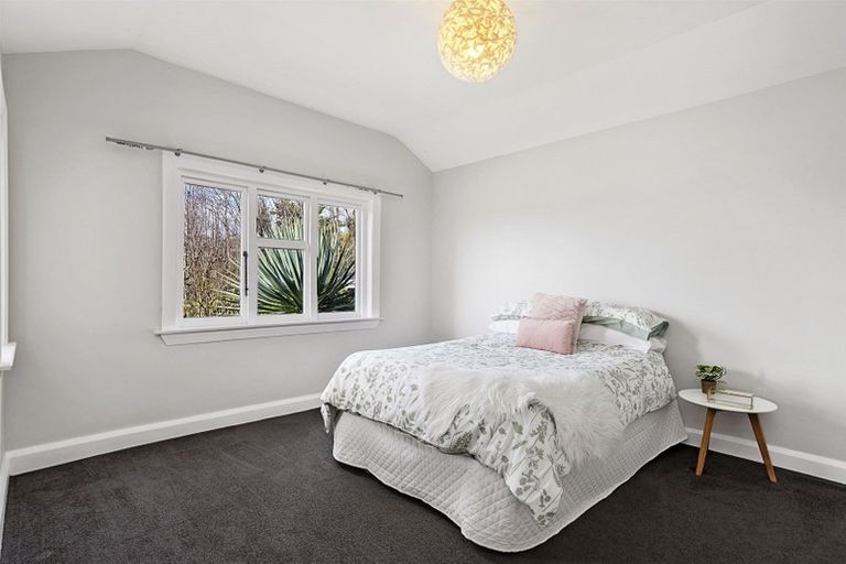 Photo of property in 2a Merlewood Avenue, Cashmere, Christchurch, 8022