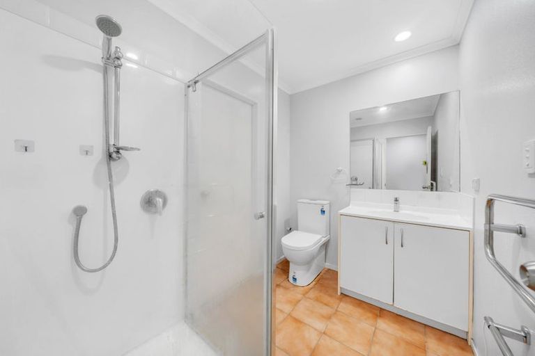 Photo of property in Tuscany Way, 20/3 Ambrico Place, New Lynn, Auckland, 0600