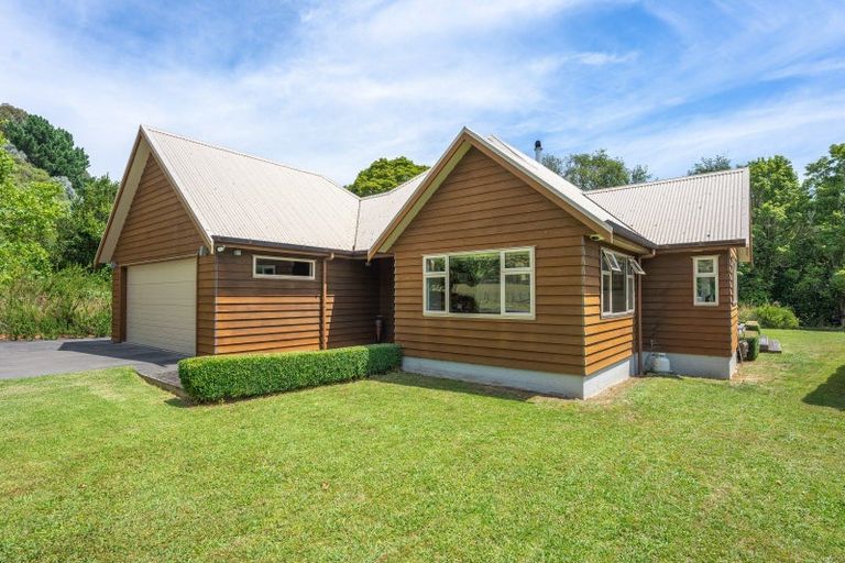 Photo of property in 24 Settlement Road, Te Horo, Otaki, 5582