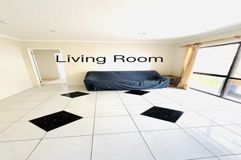 Photo of property in 102 Middlefield Drive, Flat Bush, Auckland, 2016