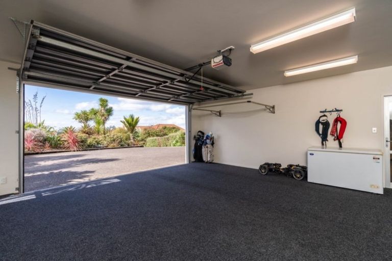 Photo of property in 18 Wintle Street, Mangawhai Heads, Mangawhai, 0505