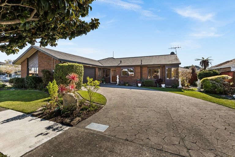 Photo of property in 1 Hyatt Grove, Greenmeadows, Napier, 4112