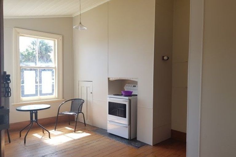 Photo of property in 46 Vivian Street, New Plymouth, 4310