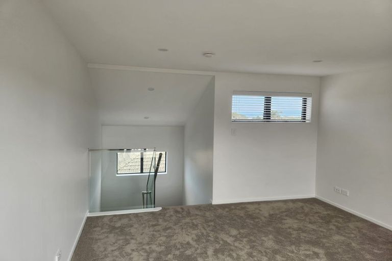 Photo of property in 64c Yeovil Road, Te Atatu Peninsula, Auckland, 0610