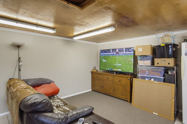 Photo of property in 13 Douglas Street, Levin, 5510