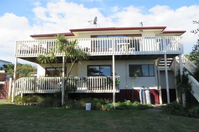 Photo of property in 12 Channel View Road, Clarks Beach, Pukekohe, 2679