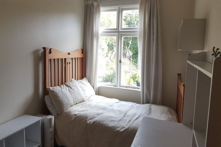 Photo of property in 28 Motu Street, Saint Clair, Dunedin, 9012