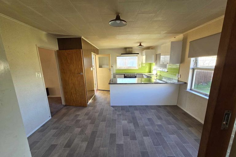 Photo of property in 6 Matthews Road, Wainuiomata, Lower Hutt, 5014