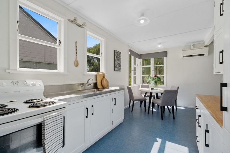 Photo of property in 11 Cleland Crescent, Naenae, Lower Hutt, 5011