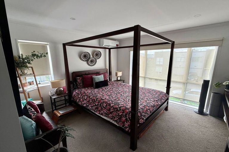 Photo of property in 20 Ambar Ridge Avenue, Massey, Auckland, 0614