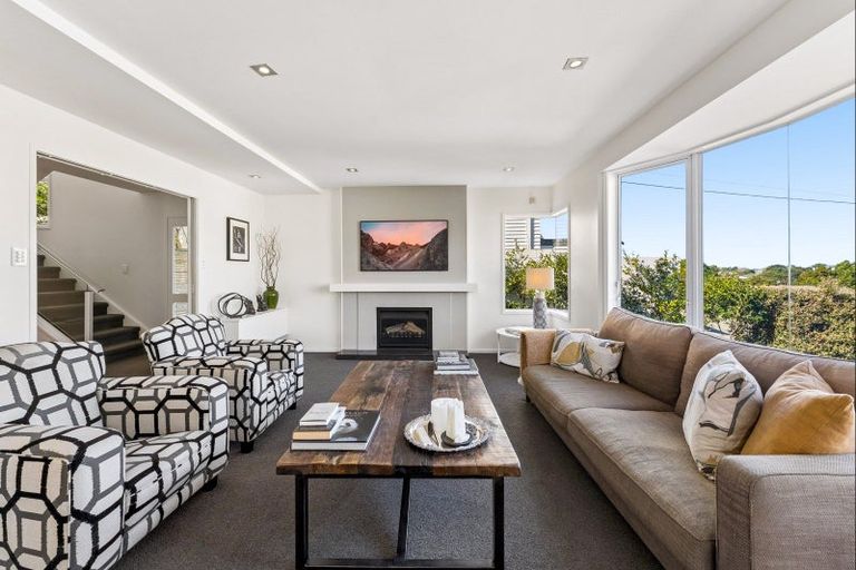 Photo of property in 15b Wilding Avenue, Northcote Point, Auckland, 0627
