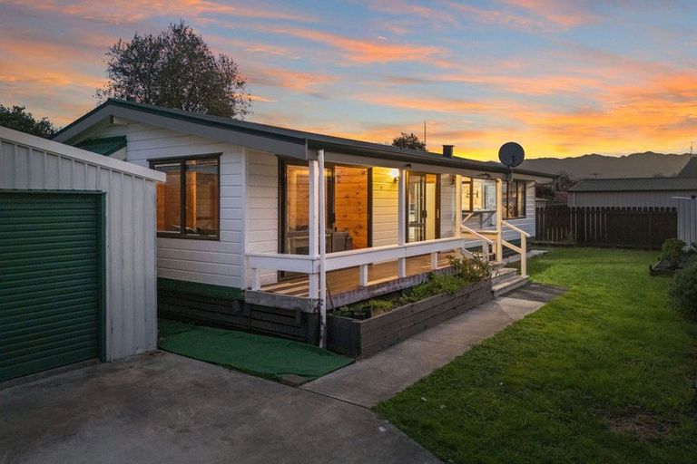 Photo of property in 8a Fencourt Crescent, Katikati, 3129