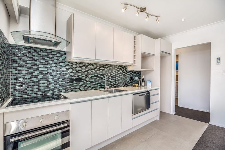 Photo of property in 2/19 Thatcher Street, Mission Bay, Auckland, 1071