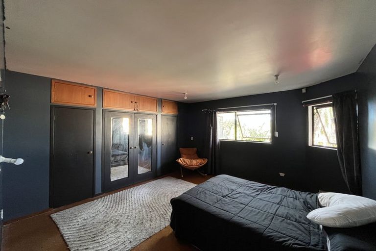 Photo of property in 32a Te Atatu Road, Te Atatu South, Auckland, 0610