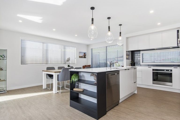 Photo of property in 80 Whakaturou Crescent, Pyes Pa, Tauranga, 3112