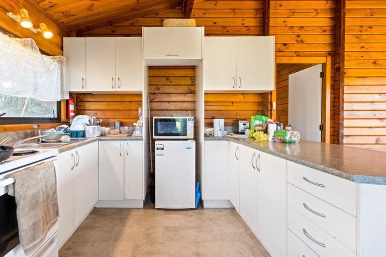 Photo of property in 17e Nelson Street, Helensville, 0800