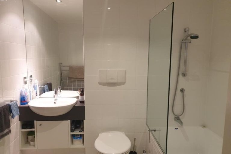 Photo of property in Sanctum Apartment, 10 Ebor Street, Te Aro, Wellington, 6011