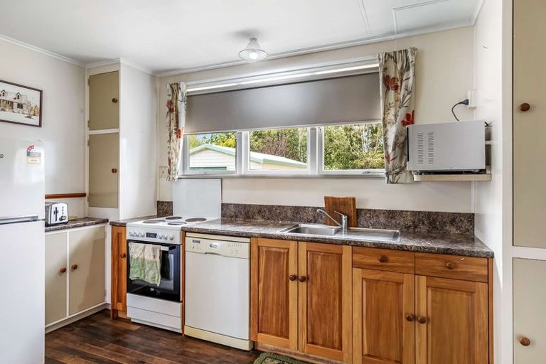 Photo of property in 10 Humphrey Street, Marton, 4710