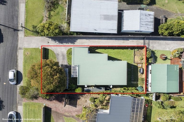 Photo of property in 34 Dakota Avenue, Beach Haven, Auckland, 0626