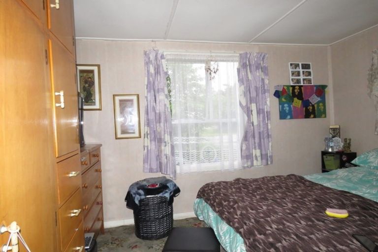 Photo of property in 13 Coates Street, Westport, 7825